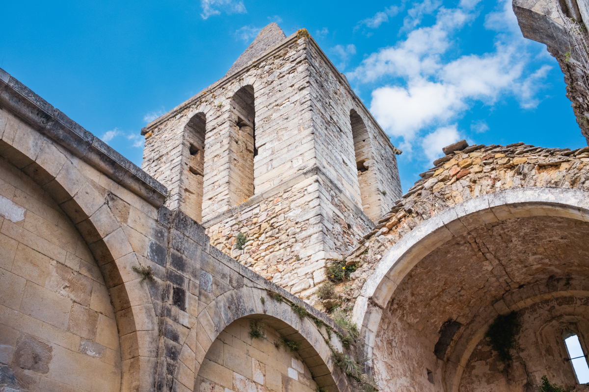 Clocher en pierre de la chapelle de La Bastide-d'Engras